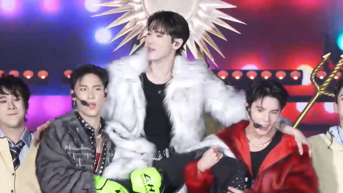 mir ⋆◟ mrs era tweet media