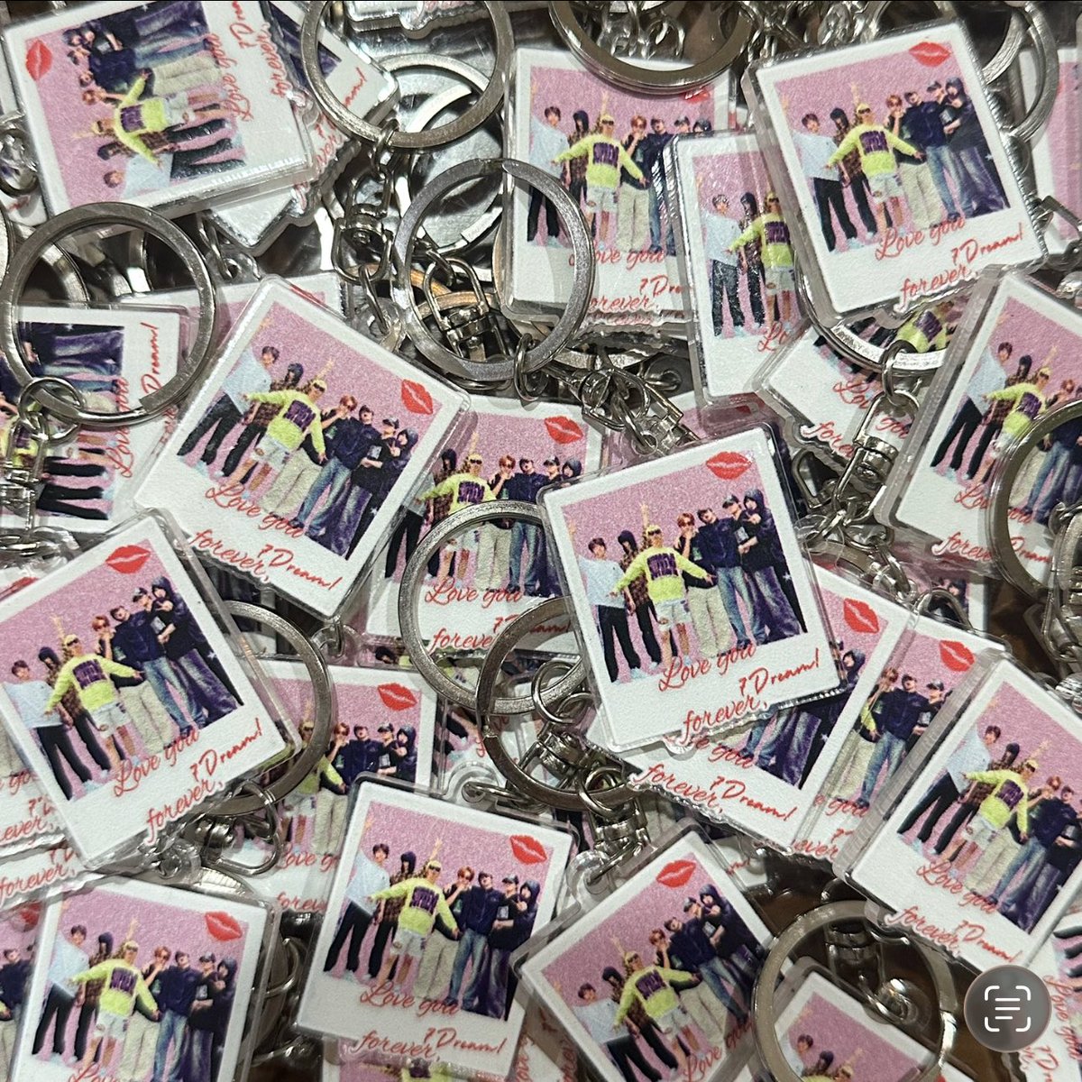 E. 🍀 (rest) tweet media