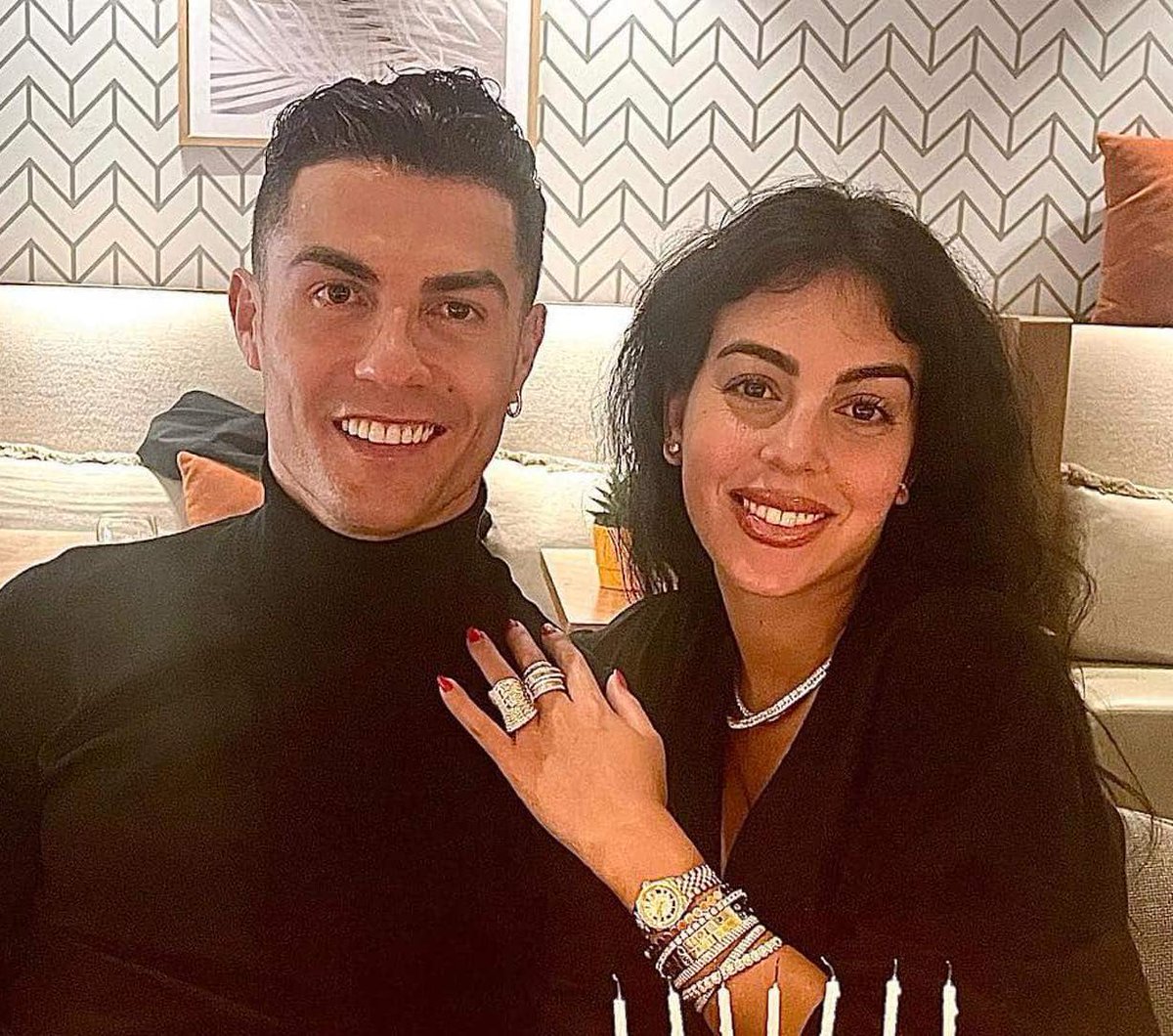 𝐀𝐍𝐓𝐔𝐍𝐄𝐒 tweet media