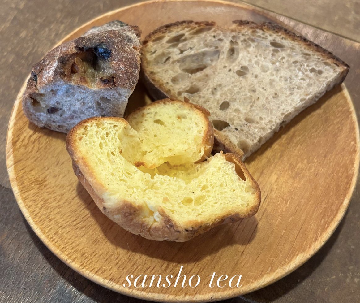 sanshotea's tweet image. Dear Aunt Lucy

久しぶりのAnnéeさんでランチ🥖
パンがいっぱい食べたくてスープランチにした☺️
大きなボウルに熱々のキャロットスープにパンもお代わり🤭💦

#Année