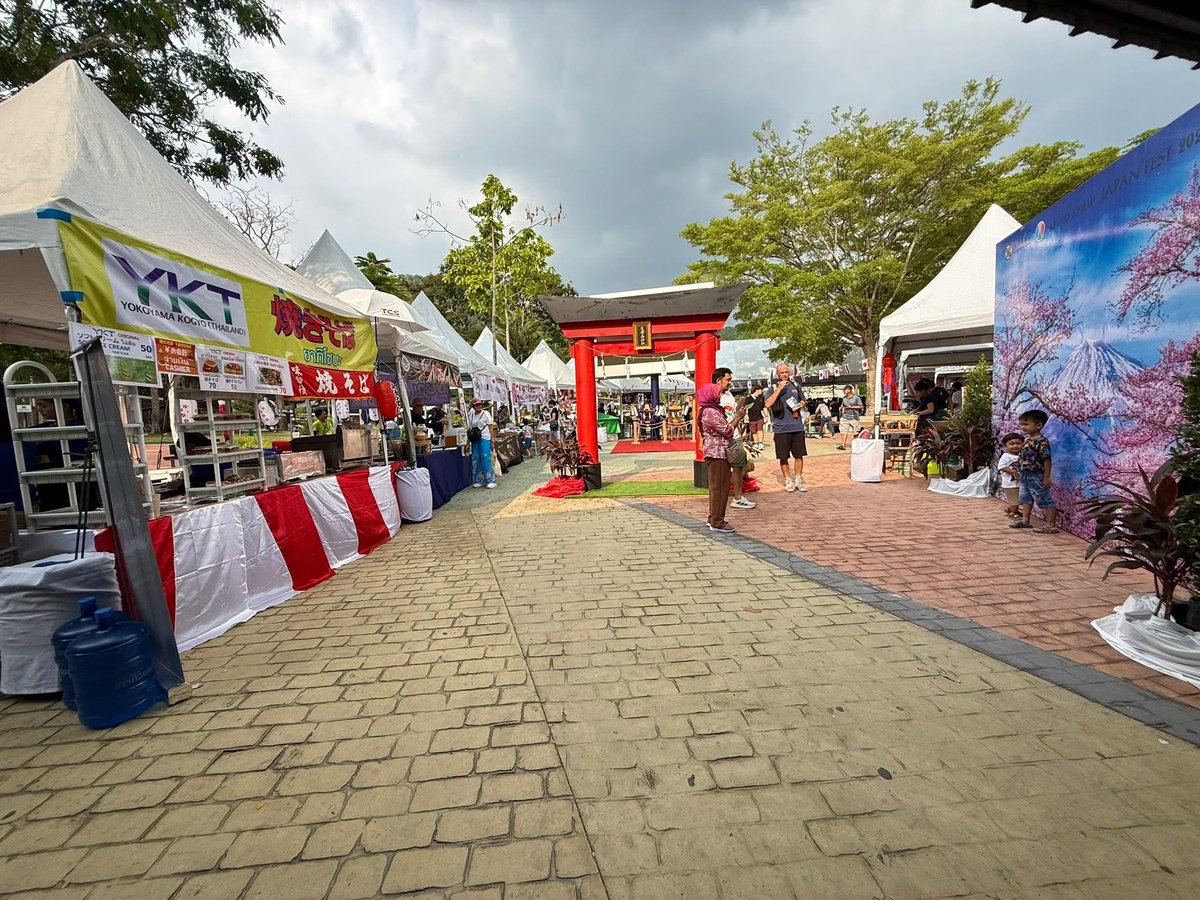 Khamoo.andthegang tweet media