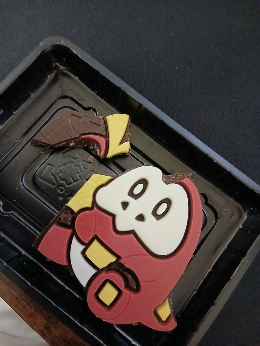 いそ山 tweet media