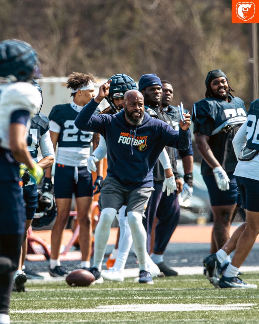 Coach_Faunteroy's tweet photo. Practice: You gotta love it. Process.🔋 
🛑 The Run 🥊 The QB • #DLinePride https://t.co/efJTHi6RkI