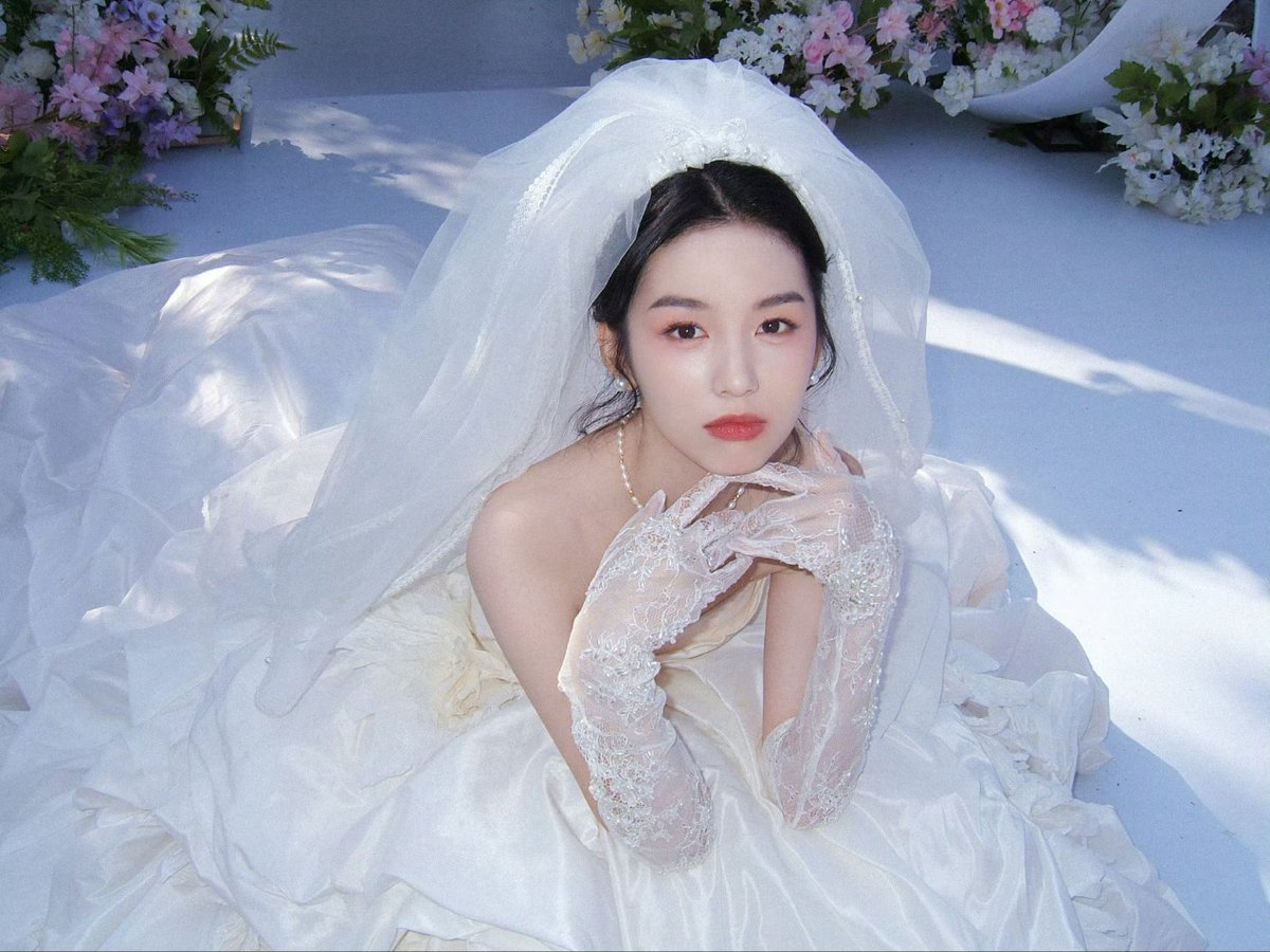 In love with Zhou Ye tweet media