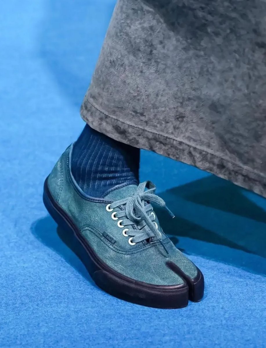 Outlander Magazine tweet media