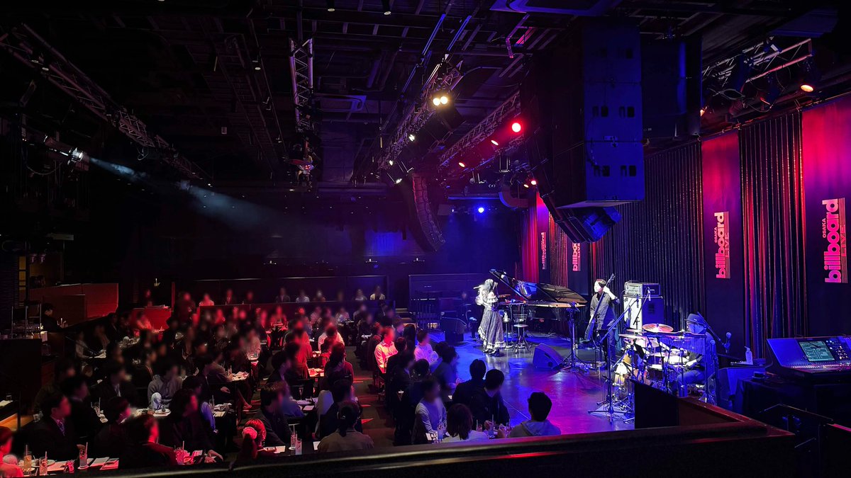 NakuruAitsuki's tweet photo. 大坂公演ありがとうございました🍴✨️
無事に全公演が終了しました〜っ

皆が素敵な空間でディナーとお歌に酔いしれているのが間近で見れて、こちらも幸せでした😌

これで皆も永遠になったね♡

#藍月なくるファンイ2026 https://t.co/2oLRm2QJJu