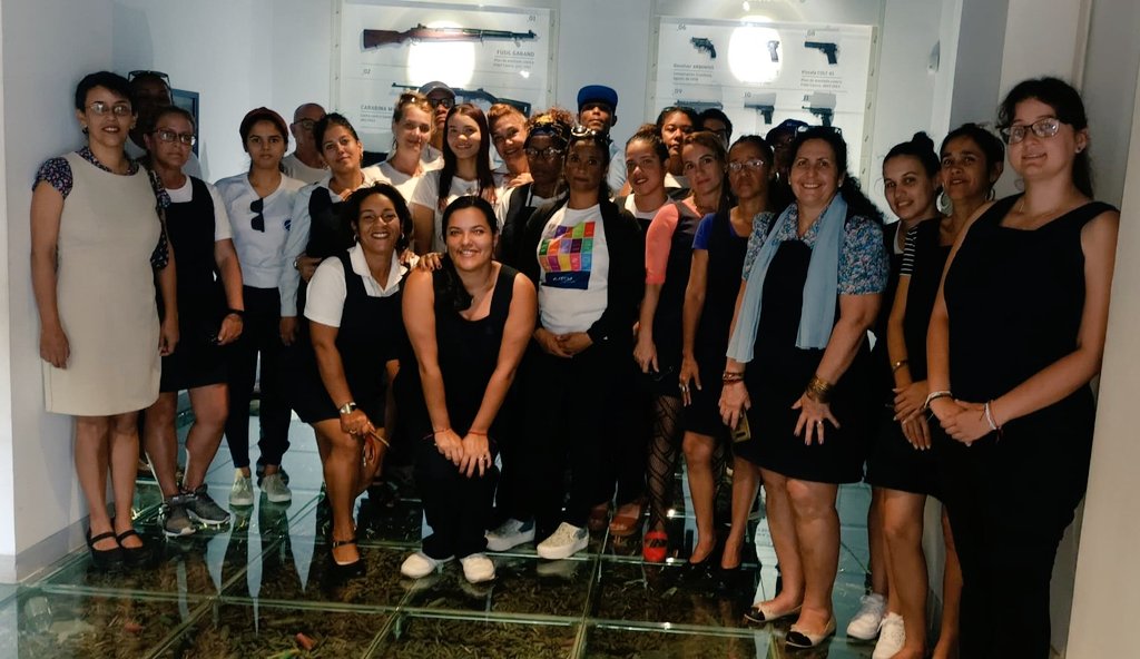 Porque tenemos una gran Juventud, estamos seguros de que el relevo está seguro y en este #4DeAbril desde <a href="/ETECSA_Cuba/">ETECSA</a> hacemos llegar nuestra felicitación y confianza a #UJCdeCuba y #OPJM.
 Felicidades a todos los niños, adolescentes y jóvenes cubanos.
#EtecsaTeAcompaña