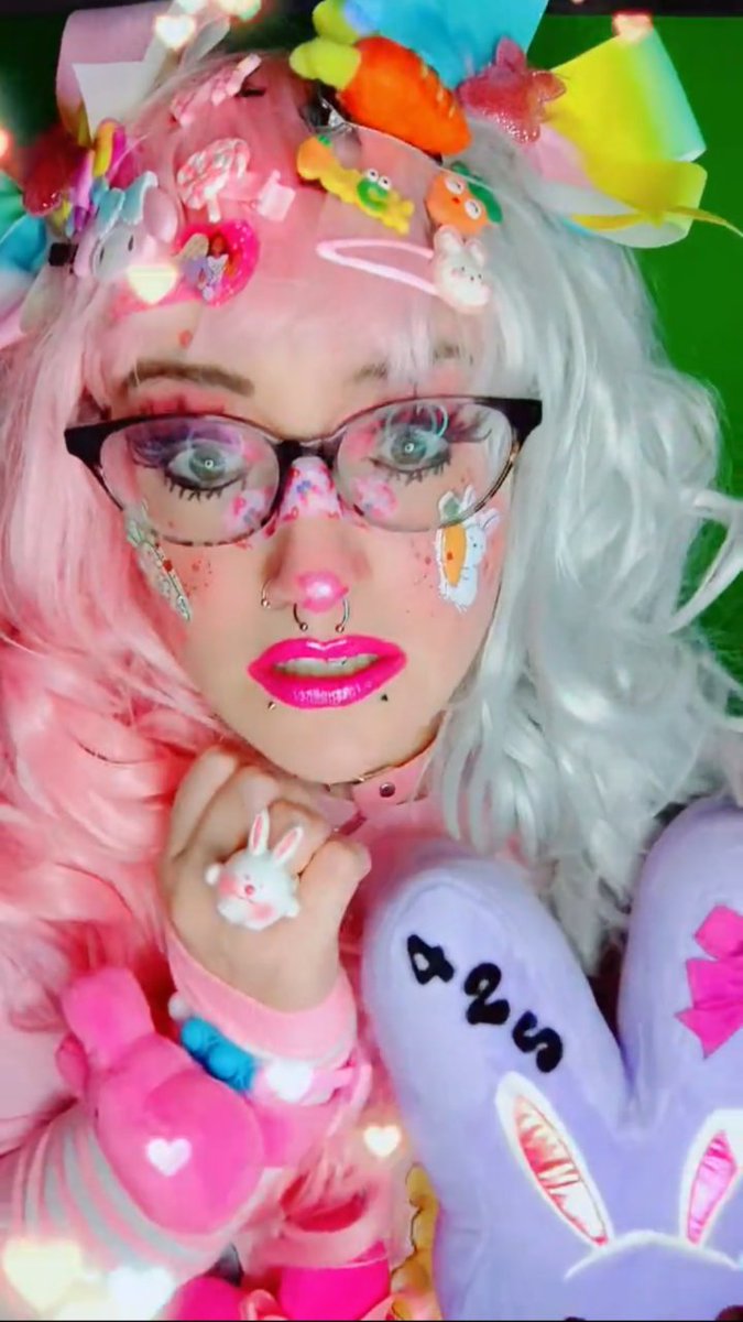 MissEtrian's tweet photo. 425's Spring/Easter look for this year!! I love these face stickers I found but I realized I themed the outfit around Peeps bunnies this time instead of giving her bunny ears! 😱🎀💞💖🐰
 #easter #spring #scp #scpfoundation #scp425 #altfashion https://t.co/HU5slmruan