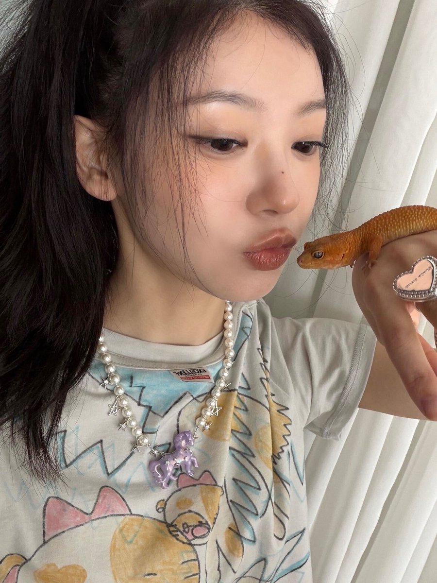 ILLIT WEVERSE tweet media