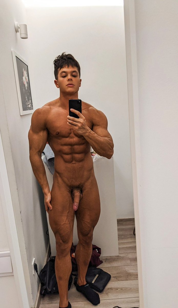 Pro bodybuilder experience tweet media