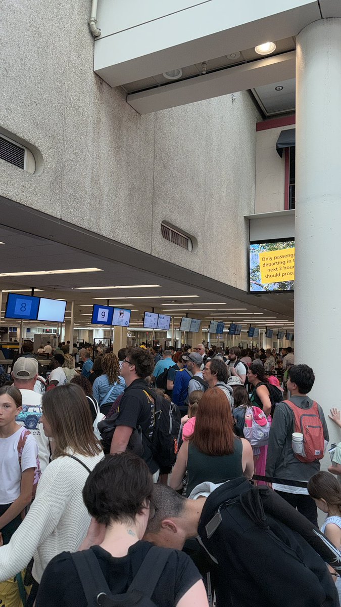 MrCreashaun's tweet photo. @EricLDaugh This was literally yesterday in Orlando. You’re full of shit @ericLDaugh and you know it. Literally yesterday!!!!! https://t.co/HKvTNTsJod