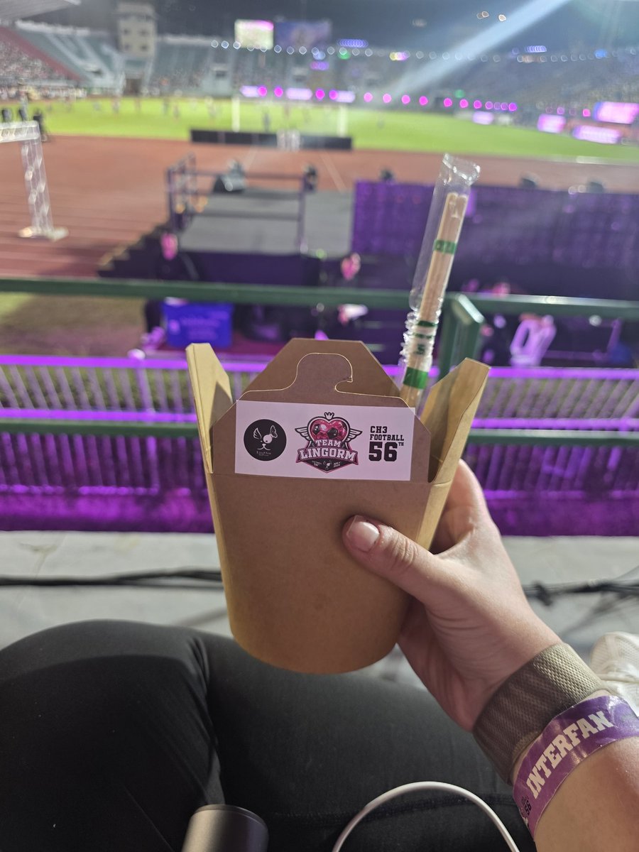 justine debs tweet media