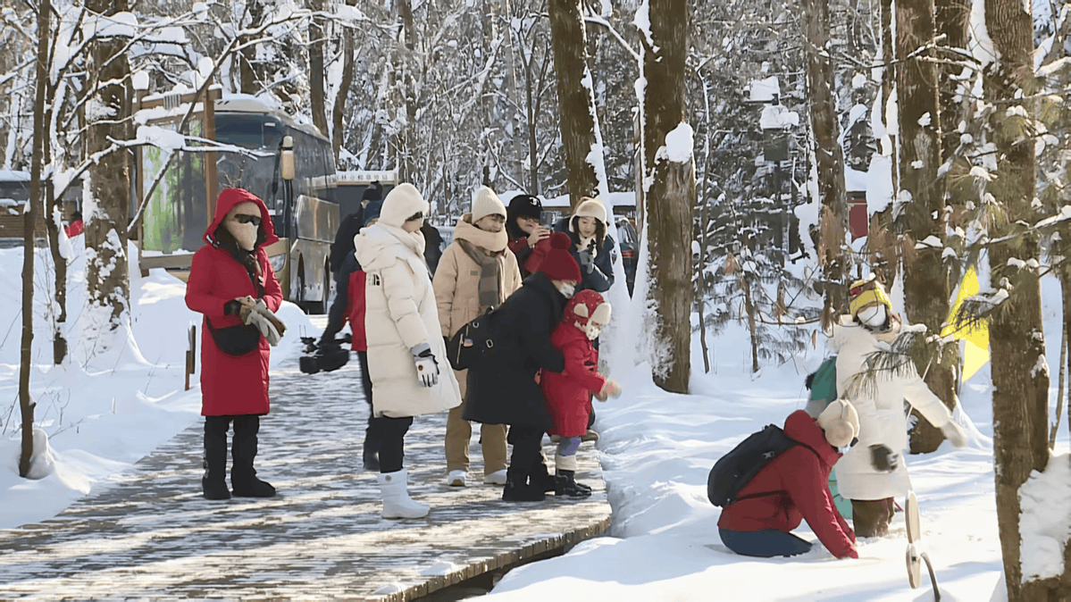 shay042's tweet image. Morning run + iced coffee stop = our favorite lazy Saturday ritual ♀ #CoupleVibes #WeekendRoutine