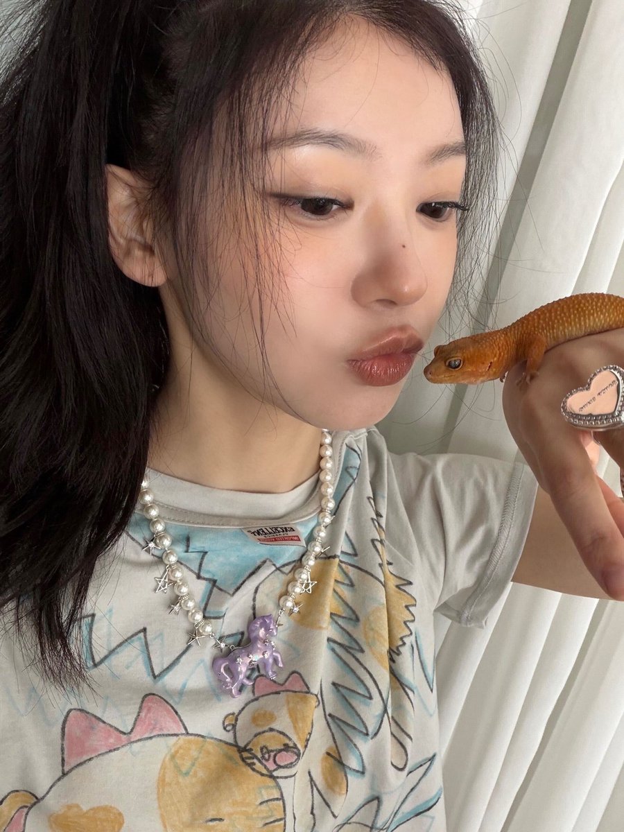 ILLIT NEWS tweet media