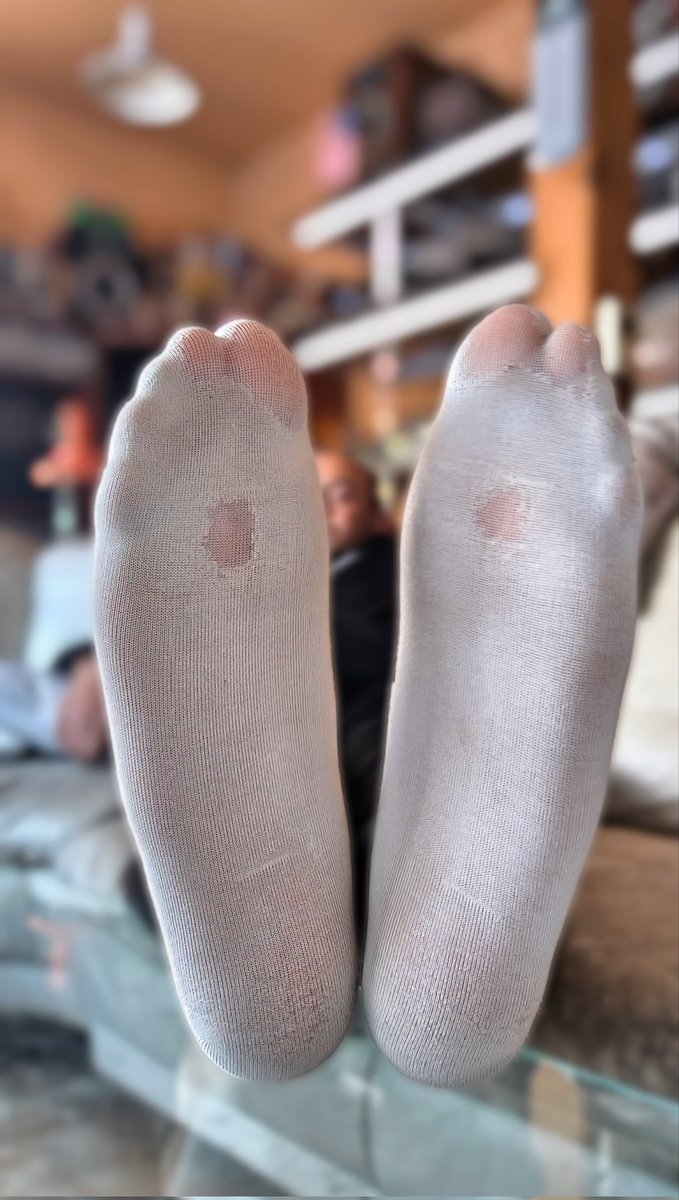 sneaks_funfeetmate tweet media