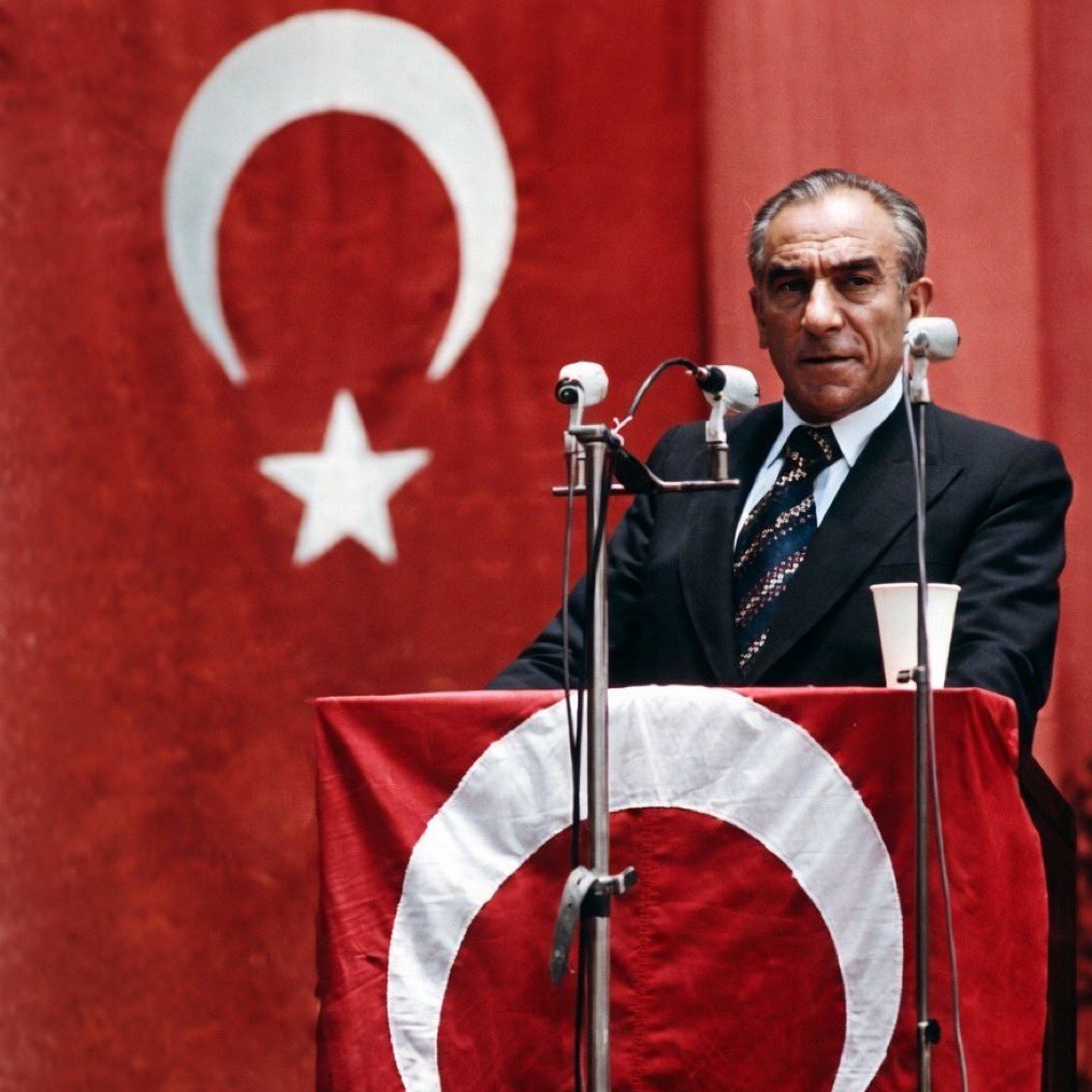 Mustafad046's tweet photo. “Hepiniz birer Türk bayrağısınız. Bayrağı lekelemeyin, kirletmeyin yere düşürmeyin.”

Başbuğ Alparslan Türkeş’i vefatının 29. yıl dönümünde rahmet, minnet ve özlemle anıyorum.
#AlparslanTürkeş https://t.co/wlUiQqKrmw