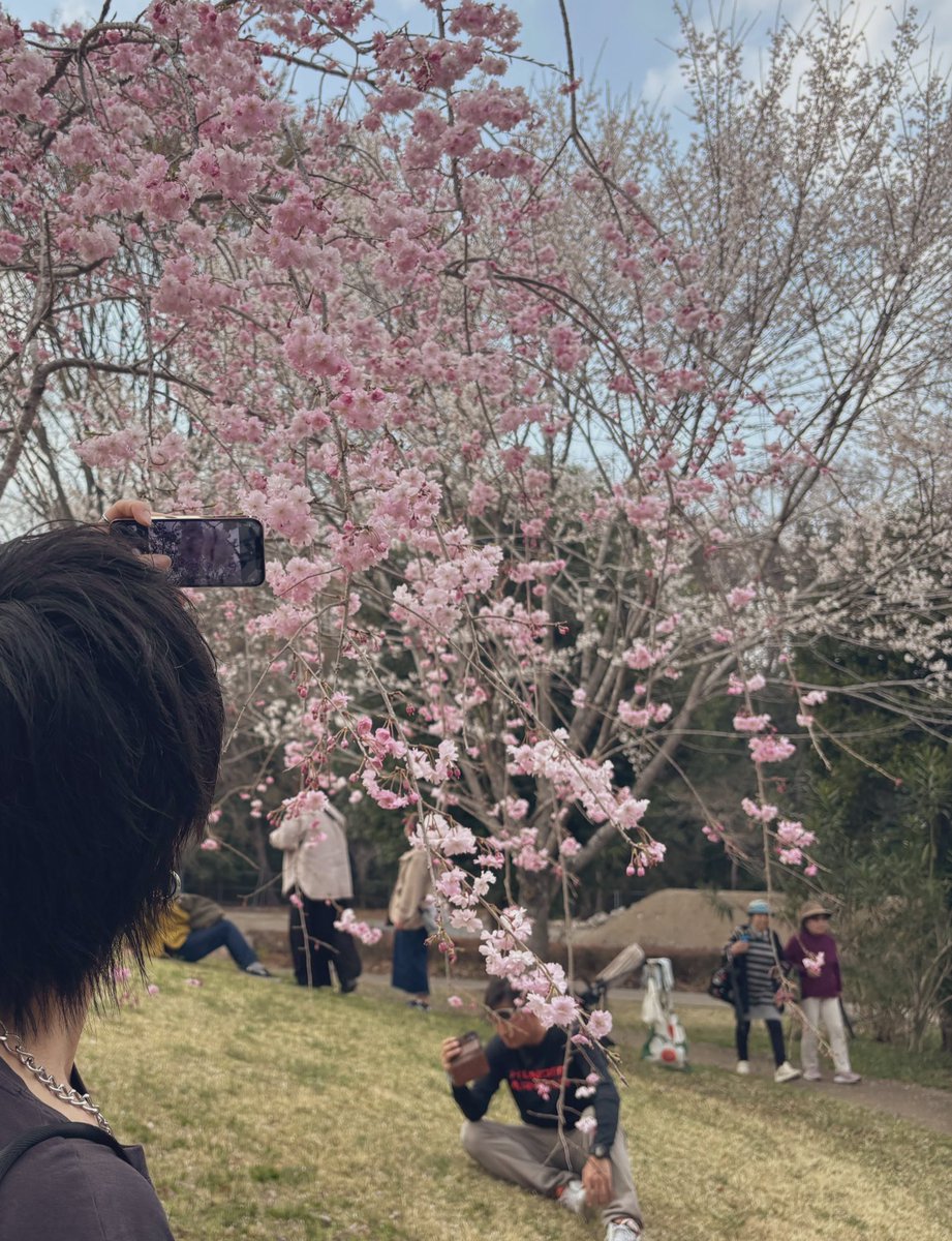 _KuhaK_'s tweet photo. この間お花見してきた🌸🍡
満開じゃなかったけど https://t.co/EFjzwYjgD9