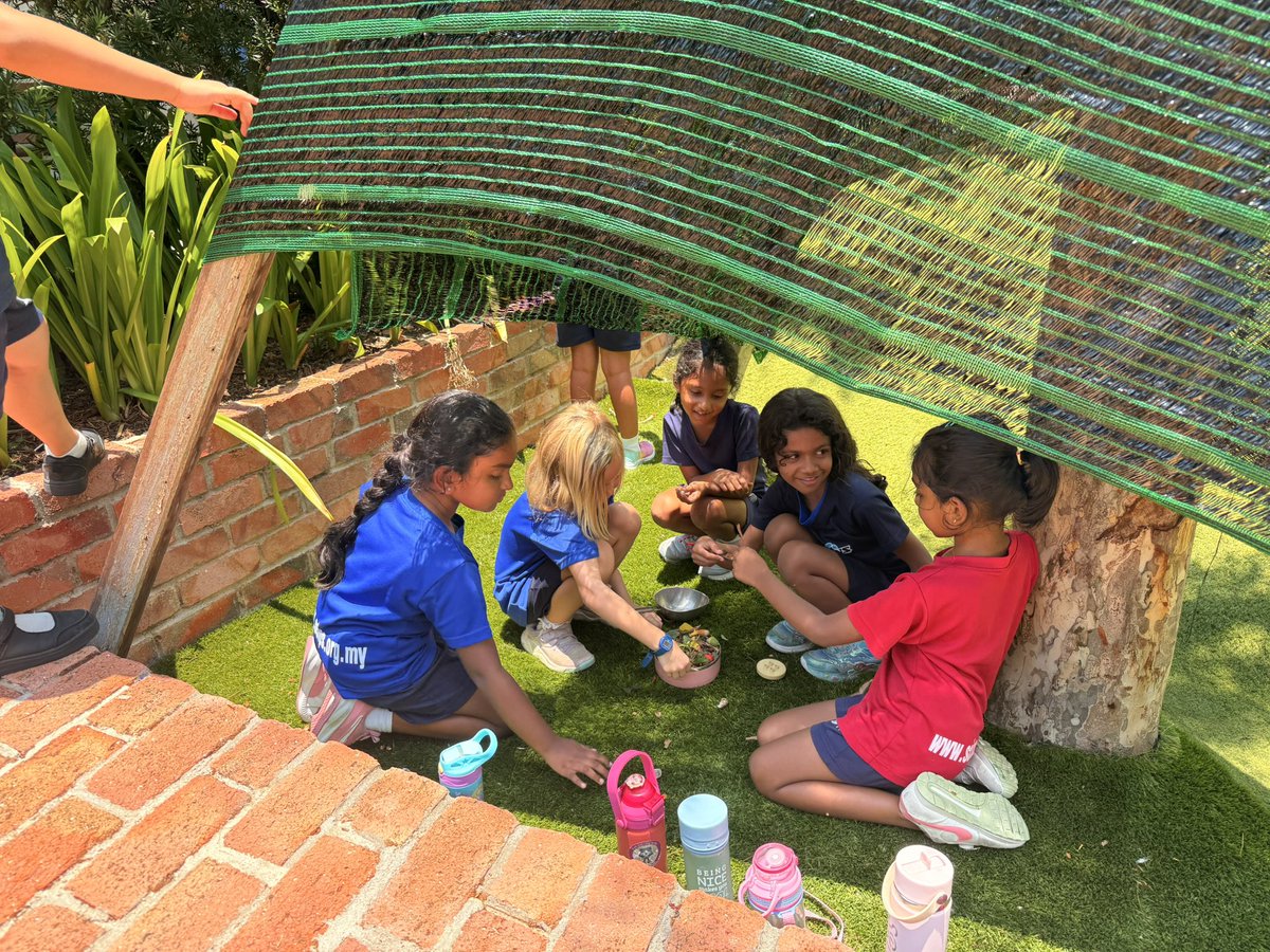 OpalScips's tweet photo. And that’s a wrap on Term 2!

From exciting playtime to endless laughter, it’s been a term full of happy memories. 

Our children ended it with joy, smiles, and lots of fun moments to cherish. 

#OPALAsia #playmatters @OpalCic https://t.co/o5XIz4VjbD