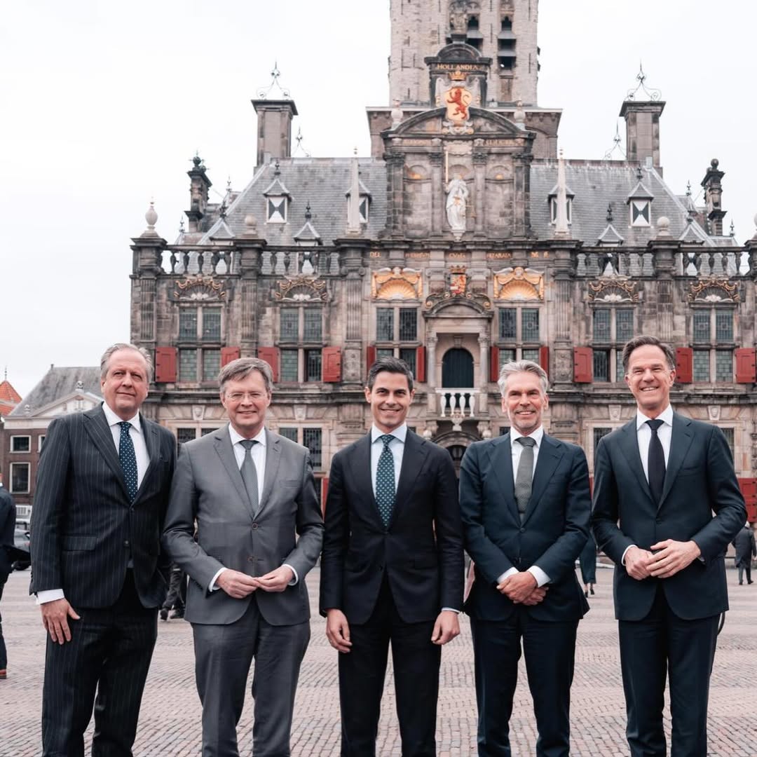 Dolly van den Berg tweet media