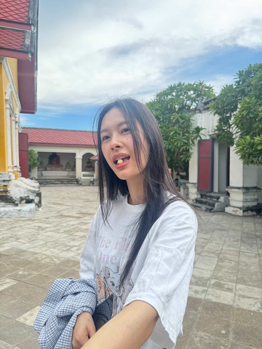 the category is “i show off my phi on main because she’s M I N E” ☺️