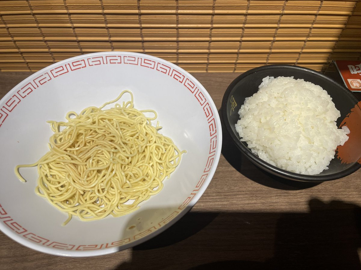 モロチ tweet media