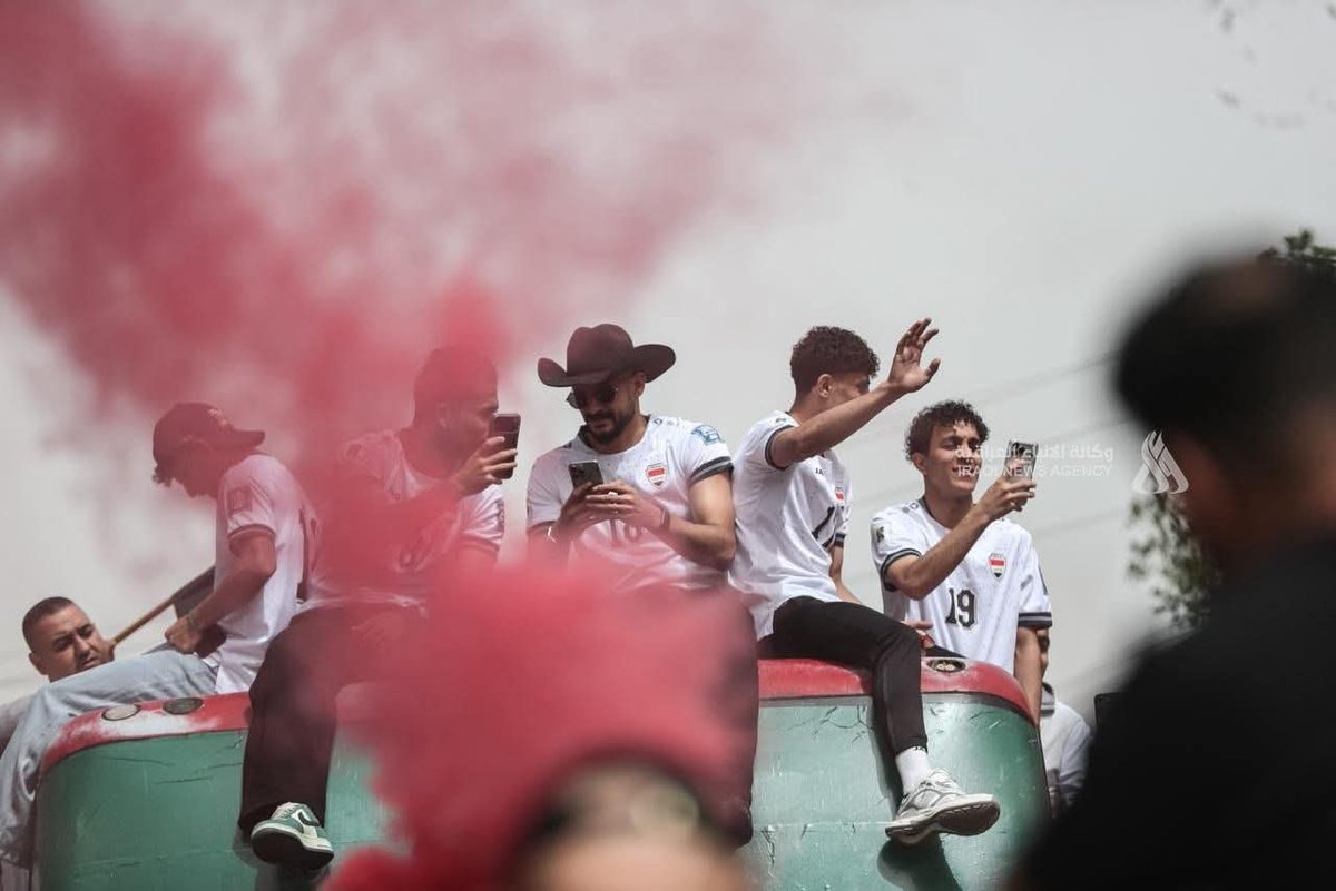 B4D3RR's tweet image. حافلة أسود الرافدين تجوب العاصمة بغداد
#worldcupfinal