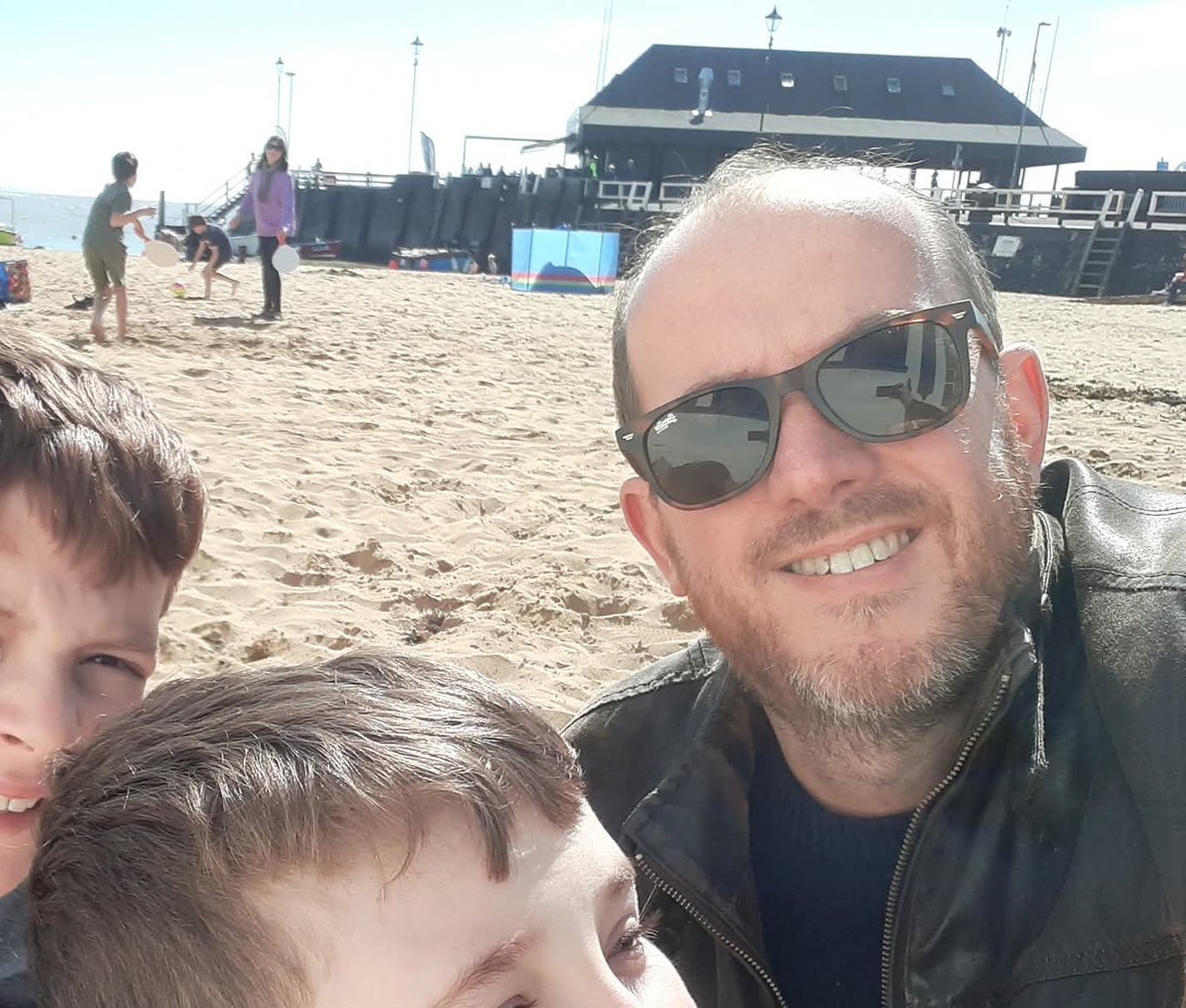 Jonathan tweet media