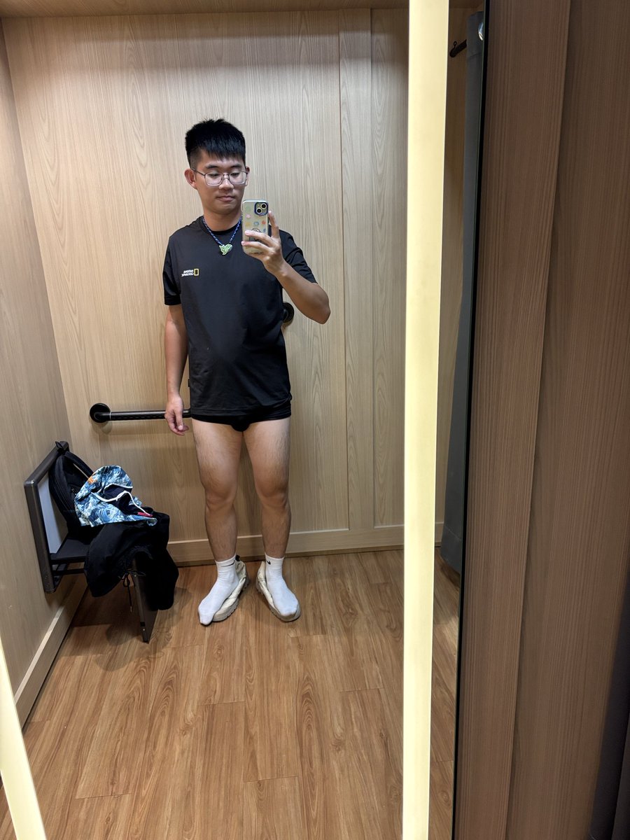 starlesscheng's tweet photo. 更衣間應該算神奇避風港，
讓自己有短暫神奇的自信。 https://t.co/lNG2Y0rnPc