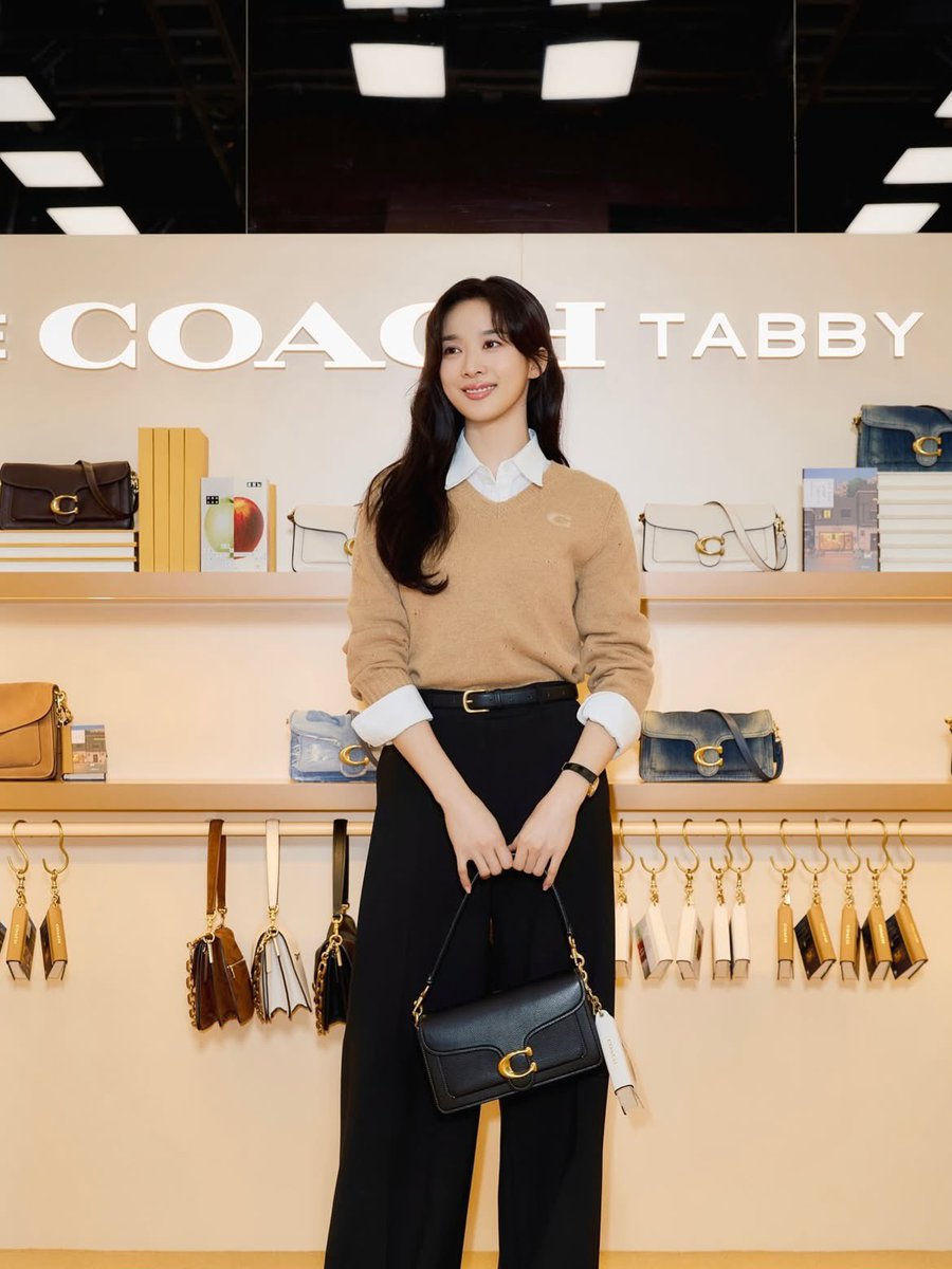 이청아 아카이브 tweet media