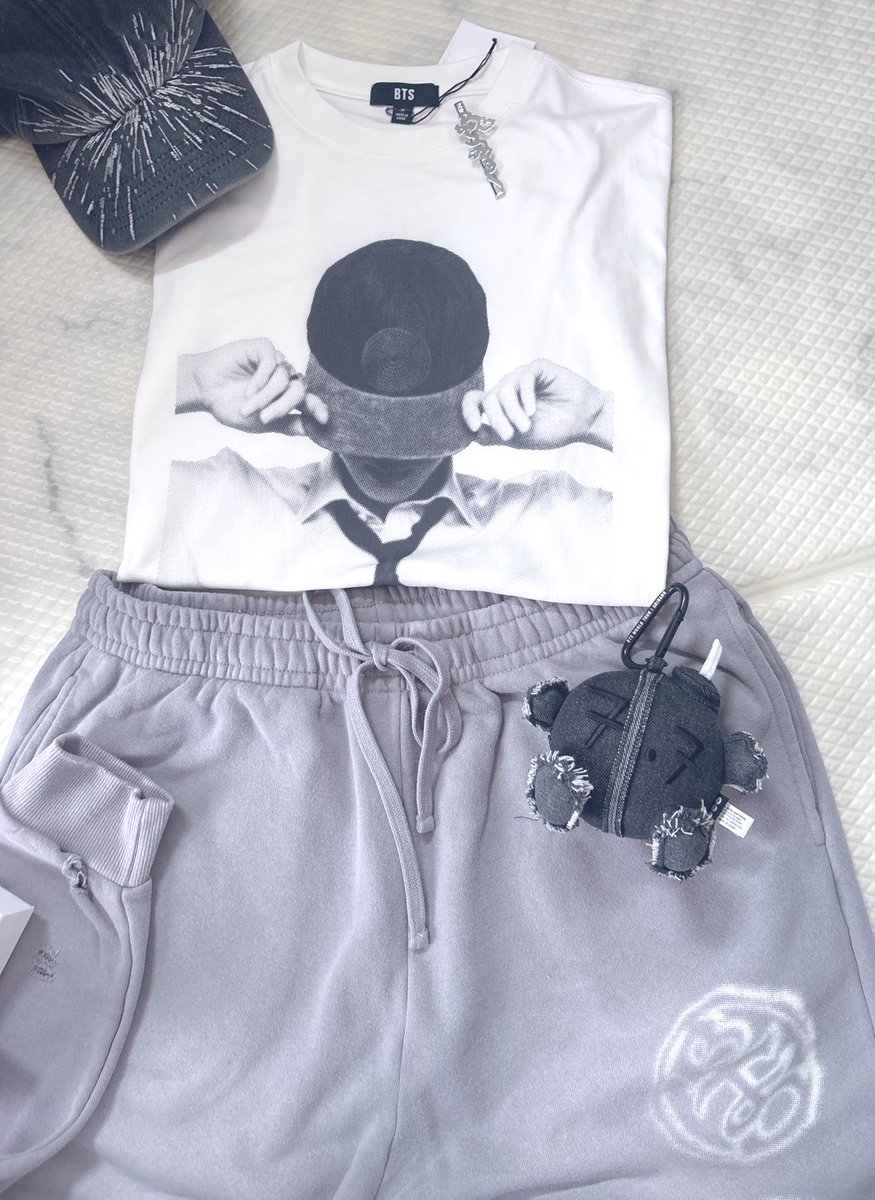 ARIRANG Merch着 こんないつ着るの？だが記念記念w 🩶らぶ alo👟発掘一回も履いてない Hoodie&Pants Set-up ...