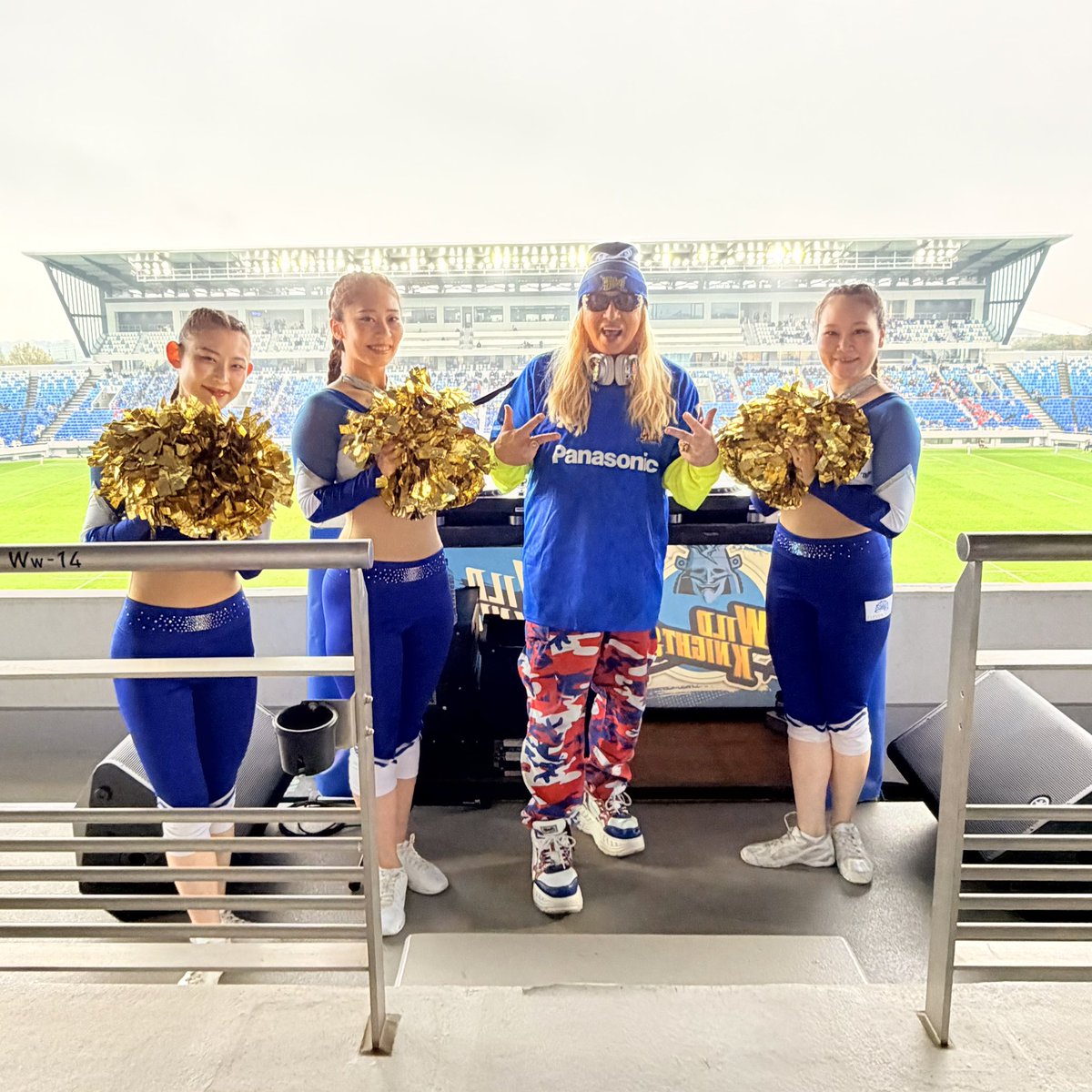 D J K O O tweet media