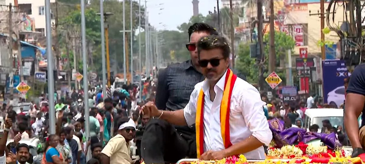 Kettavan__Memes's tweet photo. Road show'laiyum auraaaa farming 📈 https://t.co/ZAO3m0pbfO