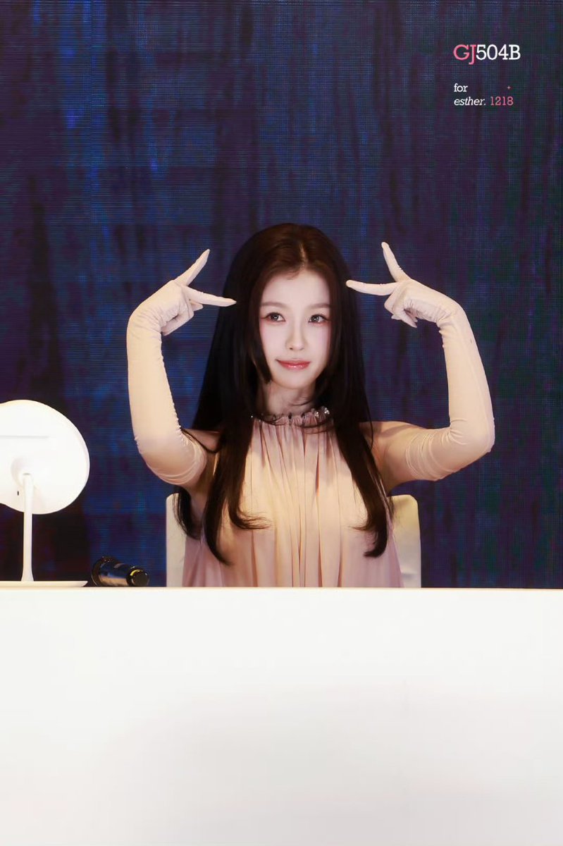 yu shuxin pics tweet media