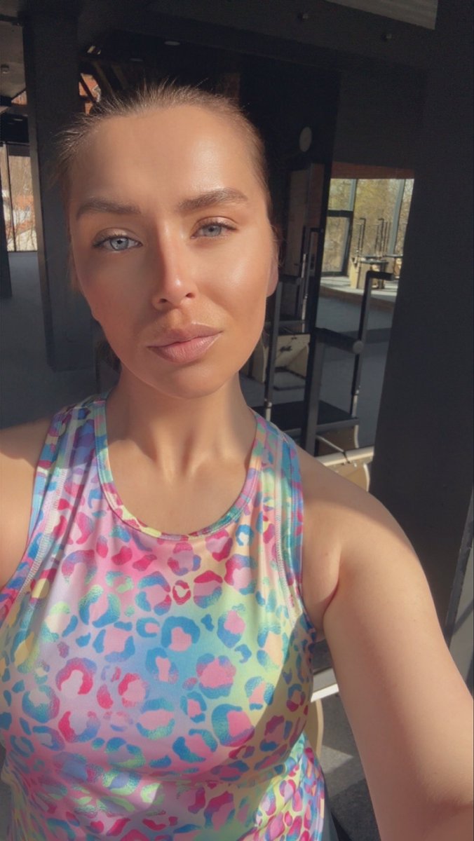 Queen J 👇🧎 tweet media