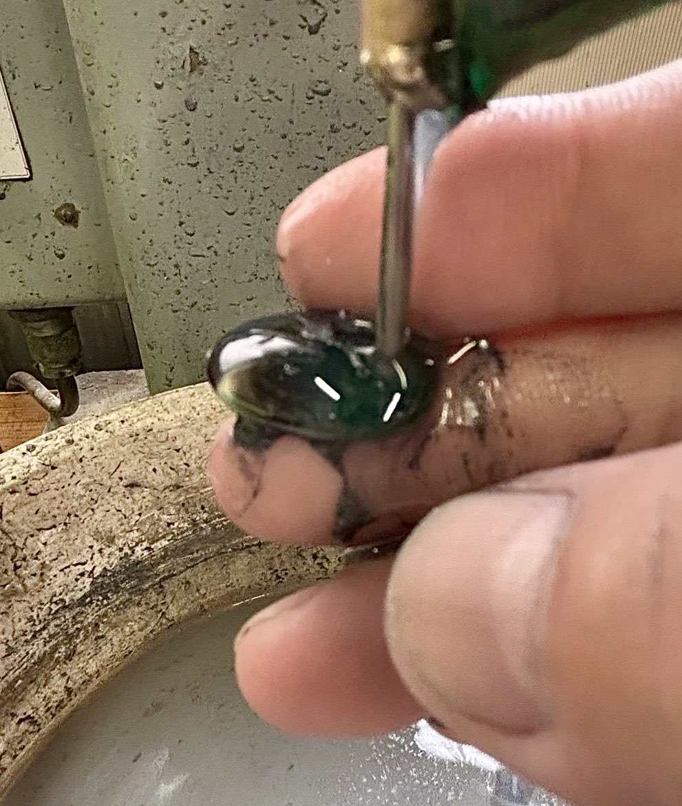 Rinoc10's tweet photo. 甲府ジェムマーケットまであと1週間‼️
Rinocの工場は土日返上で穴開けざんまいです　　イデアさんとのコラボ
結羅x R￼inoc  →結羅Ri→YURARIで名前はどうでしょう😙
甲府ジェムマーケットからデビューします
‼️
#甲府ジェムマーケット https://t.co/oyNaRknGVv