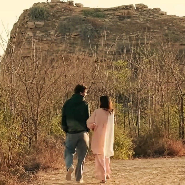 guzaaaarish's tweet photo. two unreleased scenes from ptv that i’ll genuinely mourn forever and i mean that very seriously. https://t.co/PquKcihzAL
