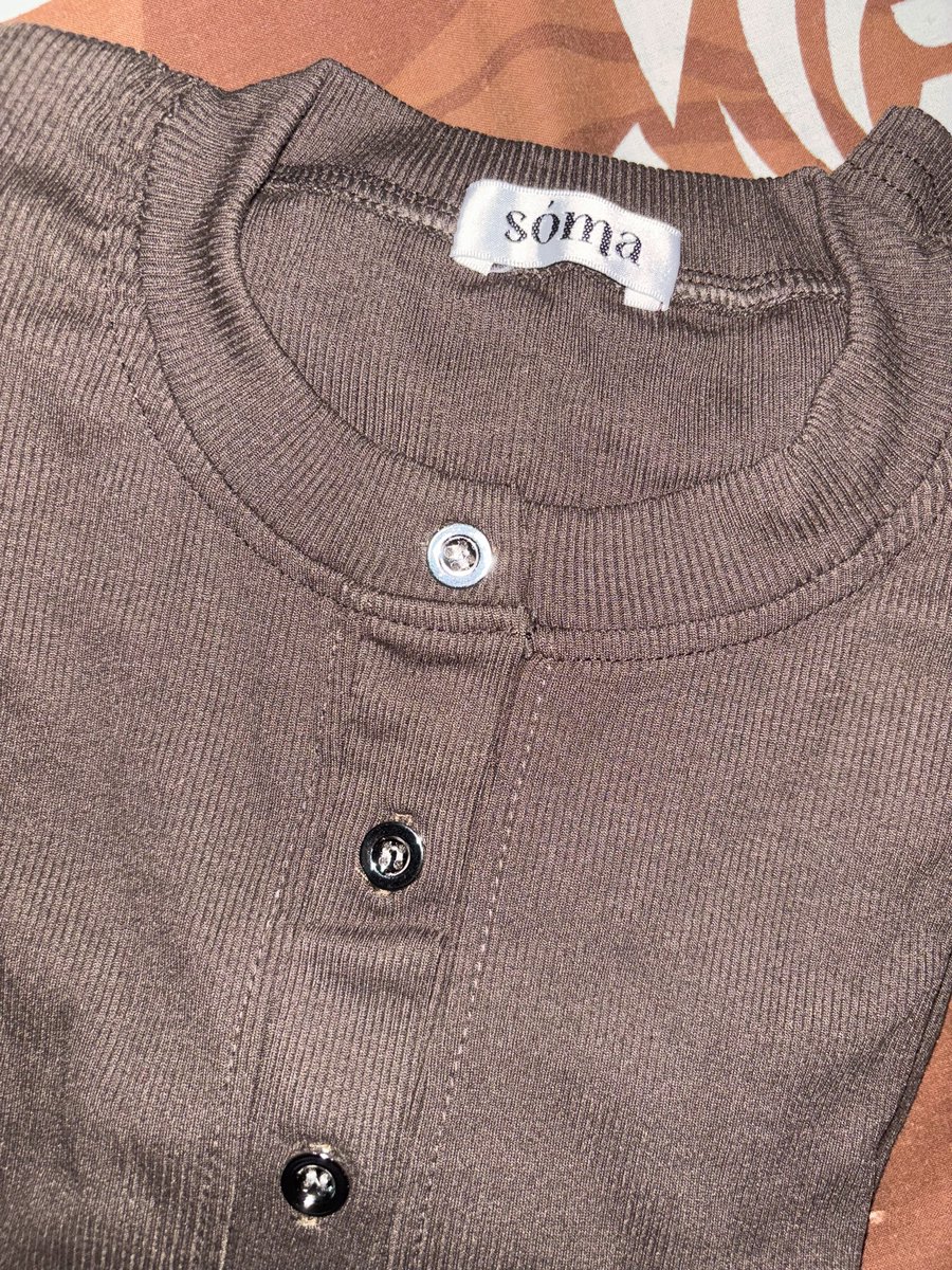 ibucilikkk's tweet photo. ATASAN KNIT GEMESSS 🫶✨🛒
Harganya cuma 60ribuan, bahan knitnya lembut, btw aku beli yang warna Coffe. Kalo kalian mau lihat model lain bisa langsung kepoin tokonya ya dijamin produknya lucu-lucu bangetttt 🫶🫶🫶

https://t.co/gdnmInCKJV https://t.co/AVbVvZ2Li7