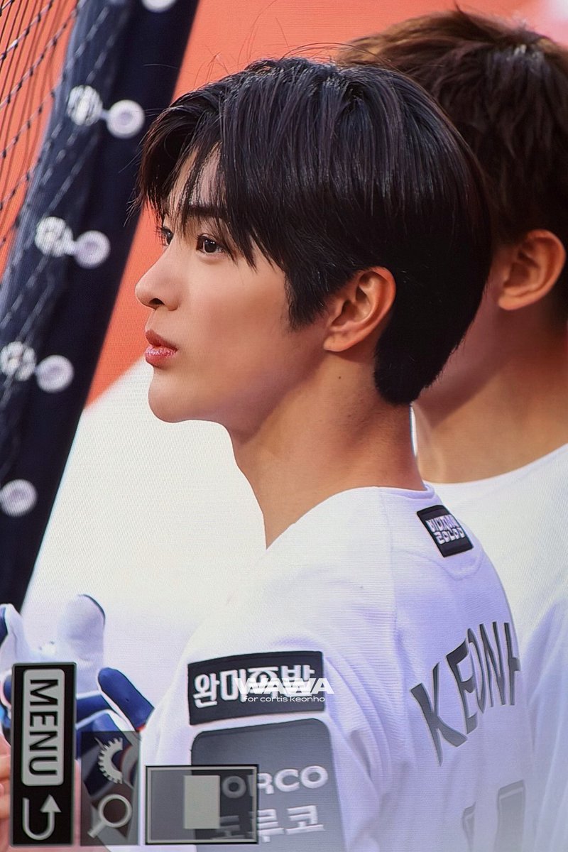 부키.. tweet media