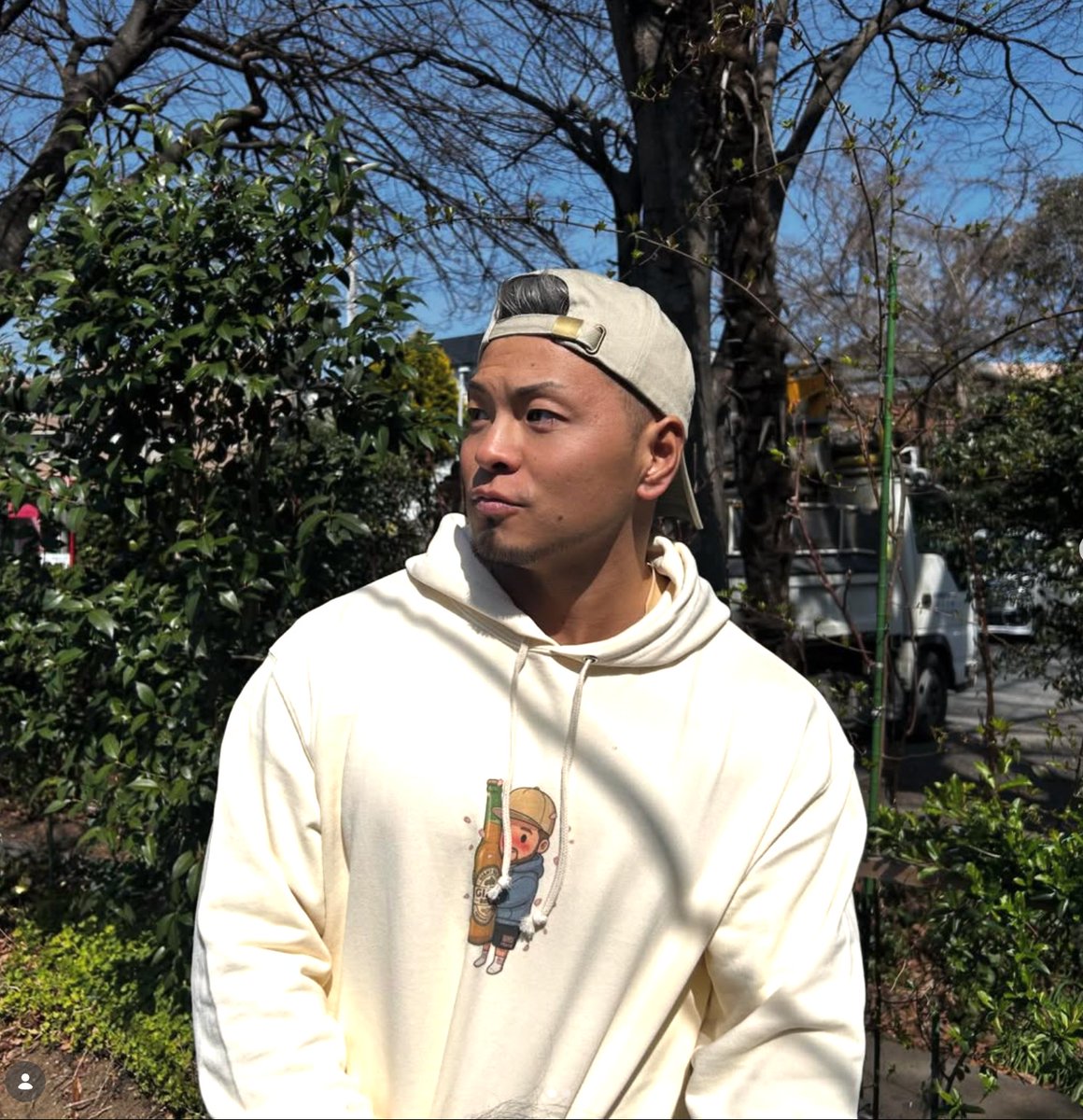 Odake_family's tweet photo. 服って、
目立つためだけに着るんじゃなくて
“自分でいられるため”に着るものでもあると思う。
BIG FRAMEは、
派手すぎないけど埋もれない。
そんなラインを目指しています🟢
#ファッション #ライフスタイル #BIGFRAME https://t.co/1Ykywik1in