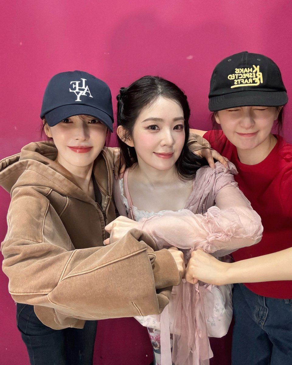 Red Velvet tweet media