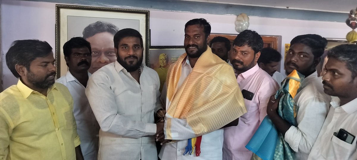 PMKCuddaloreDt's tweet photo. காட்டுமன்னார்கோவில் சட்டமன்ற தொகுதியில் #NDA கூட்டணியின் பாமகவின் வெற்றி வேட்பாளர் மருத்துவர். அன்புசோழன் அன்புசோழன்  அவர்கள் வெற்றி பெற மாம்பழ சின்னத்தில் வாக்களிப்பீர்.

#காட்டுமன்னார்கோயில் #PMK #NDA #அதிமுக #BJP #drஅன்புசோழன் https://t.co/PhcRo8R2Uf