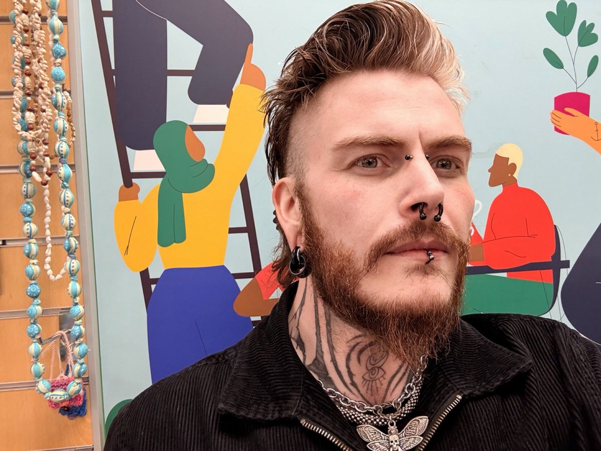 Mikeychopss's tweet photo. Let the Saturday trading commence 😮‍💨 #gay #gayuk #alt #goth #tattoo https://t.co/hXiwVOB3hX