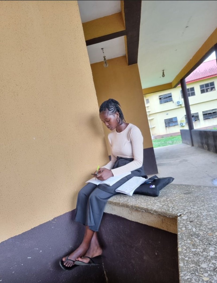 BlarkDemi ๐ธ tweet media