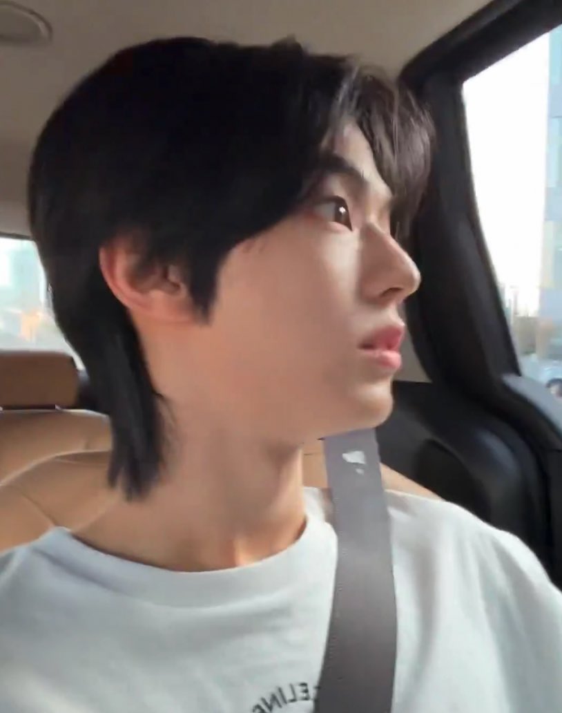 김조커 tweet media