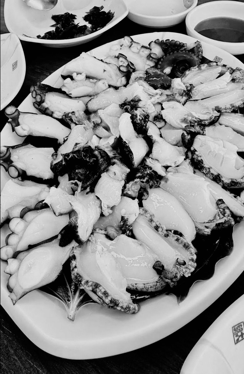 𝐾𝑖𝑎𝑟𝑎 𝑃𝑎𝑛𝑛𝑎𝑟𝑖𝑛. tweet media