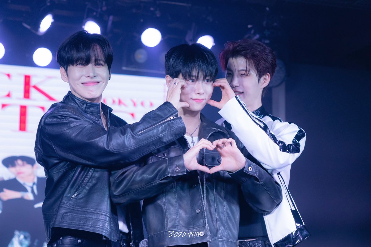 Pre.
260404
𝑫𝑱𝑹 𝑩𝑨𝑪𝑲 𝑶𝑵 𝑺𝑻𝑨𝑮𝑬 𝒊𝒏 𝑱𝑨𝑷𝑨𝑵

요즘 배운 일본어 “かわちい~ “

#DOHA #JIAHN #R1AN