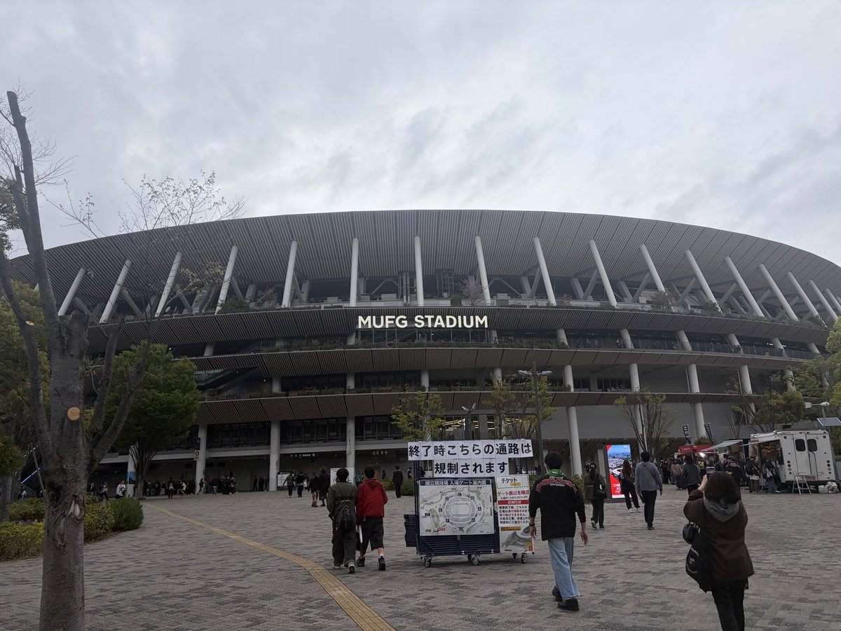 3981Right's tweet photo. 久しぶりのLIVE参戦！！

楽しみすぎる！

#docomo
#ONEOKROCK
#UVERworld https://t.co/BiOiGfu6wD