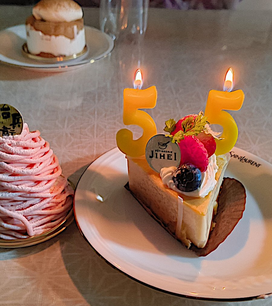 noribase's tweet photo. 先月、波平さんをついに超えました。 脳天薄くなってきましたが、毛は何とか残ってます。 -花札SERIES-ゴーゼ＜桜餅＞｜Two Rabbitsとケーキで、ゆるく祝杯。  #TwoRabbits #クラフトビール #ゴーゼ #桜餅 #ケーキ #乾杯 https://t.co/izRLyiCLgt