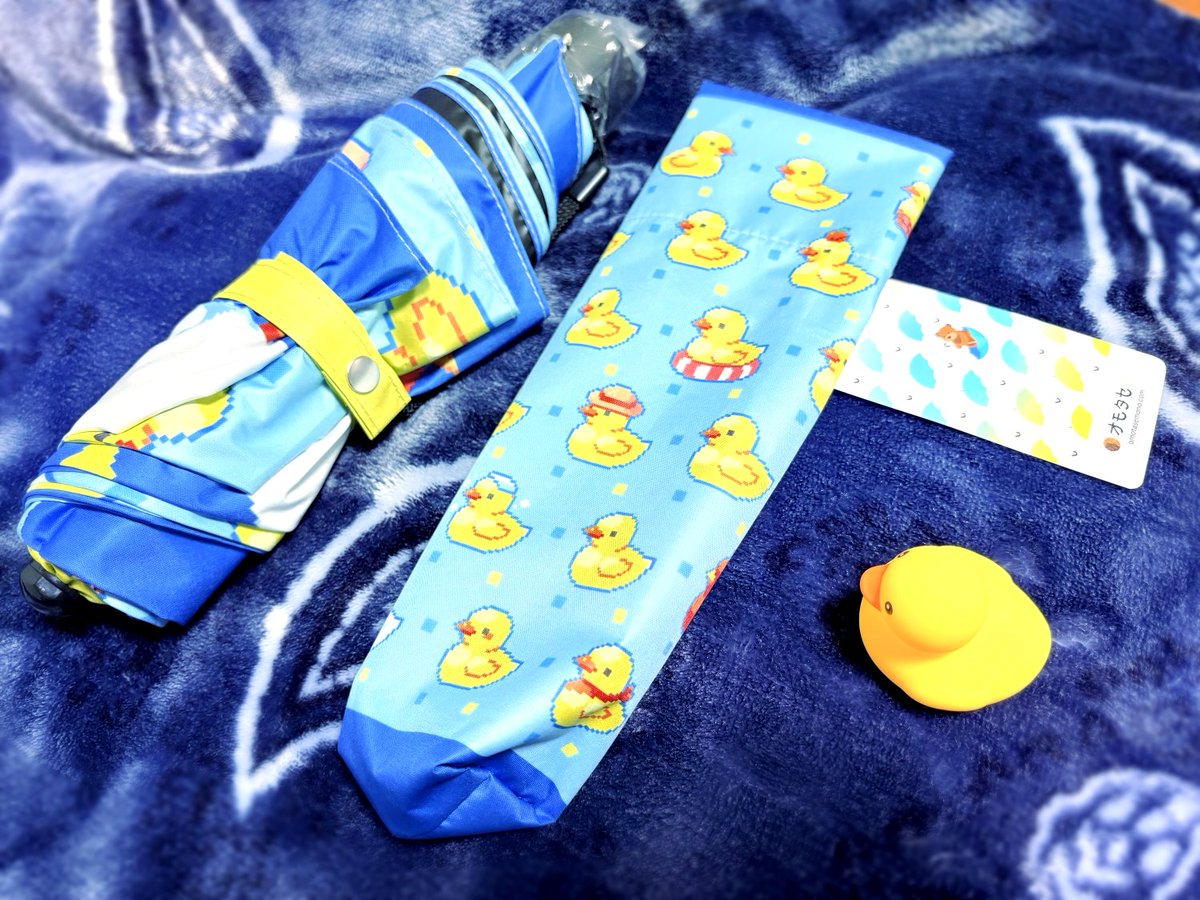 shinkujo's tweet photo. 見て見て～～！
めちゃくちゃ可愛いドットアヒルの折り畳み傘作りました！オリジナル傘、最高に可愛い～～！ https://t.co/otqu7mLjXt