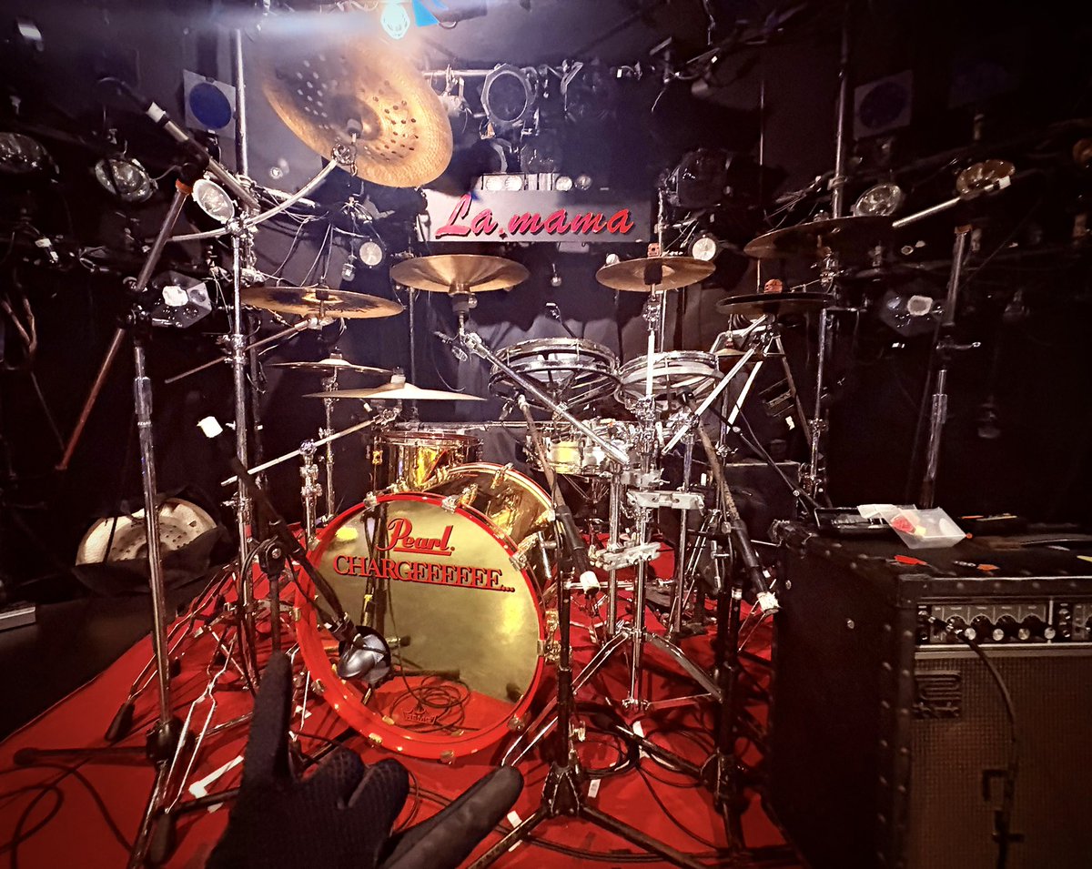 CHARGEEEEEE... tweet media